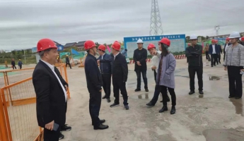 縣委書記趙斌一行到項目現(xiàn)場，為10月10日漢中市委書記帶隊的觀摩會檢查指導(dǎo)工作