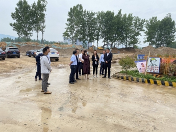 中國農業發展銀行漢中市分行一行至西鄉縣文旅場館建設項目地實地考察